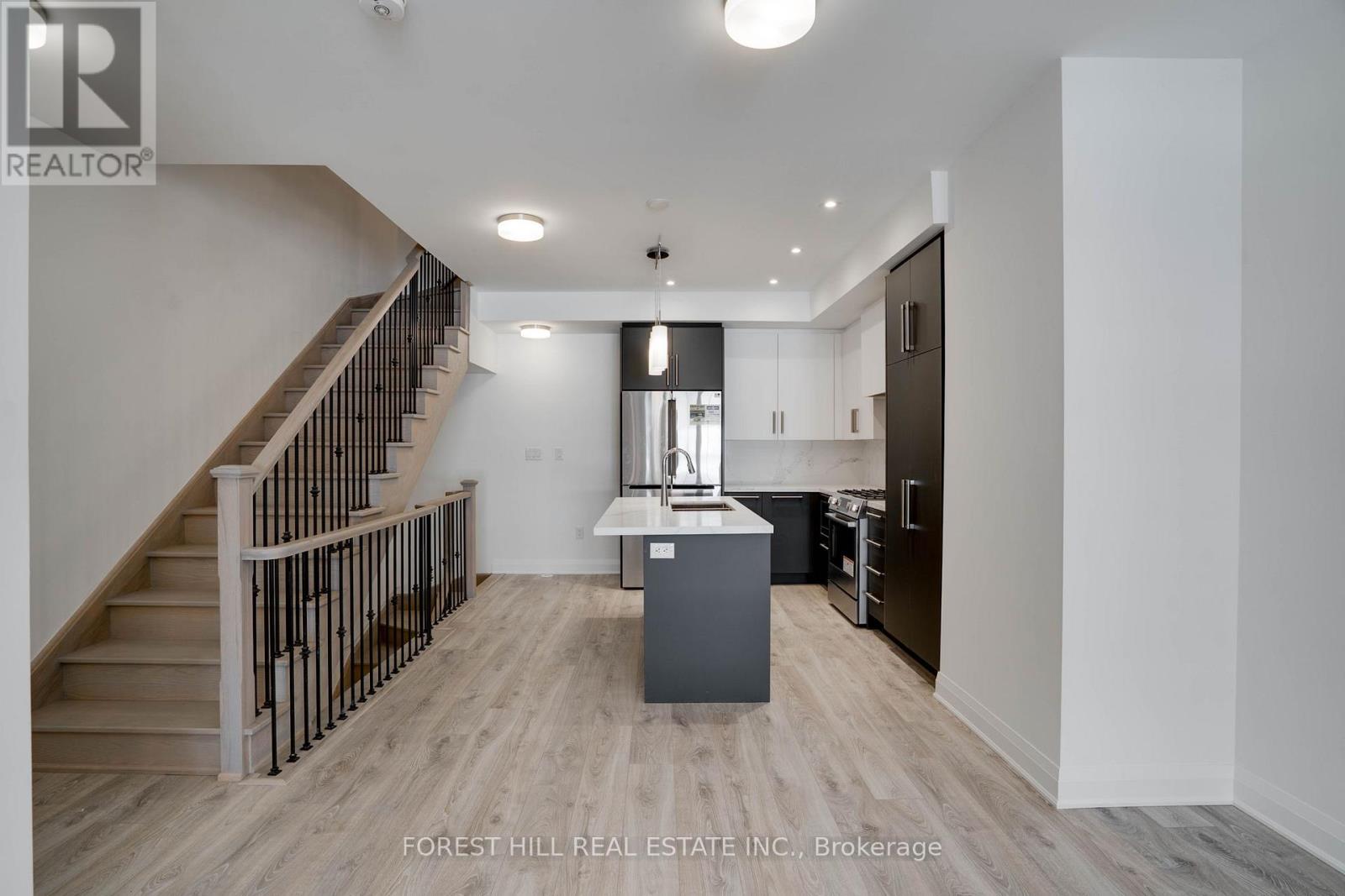 16 Chesley Street, Vaughan, Ontario  L4J 0M1 - Photo 5 - N12578068