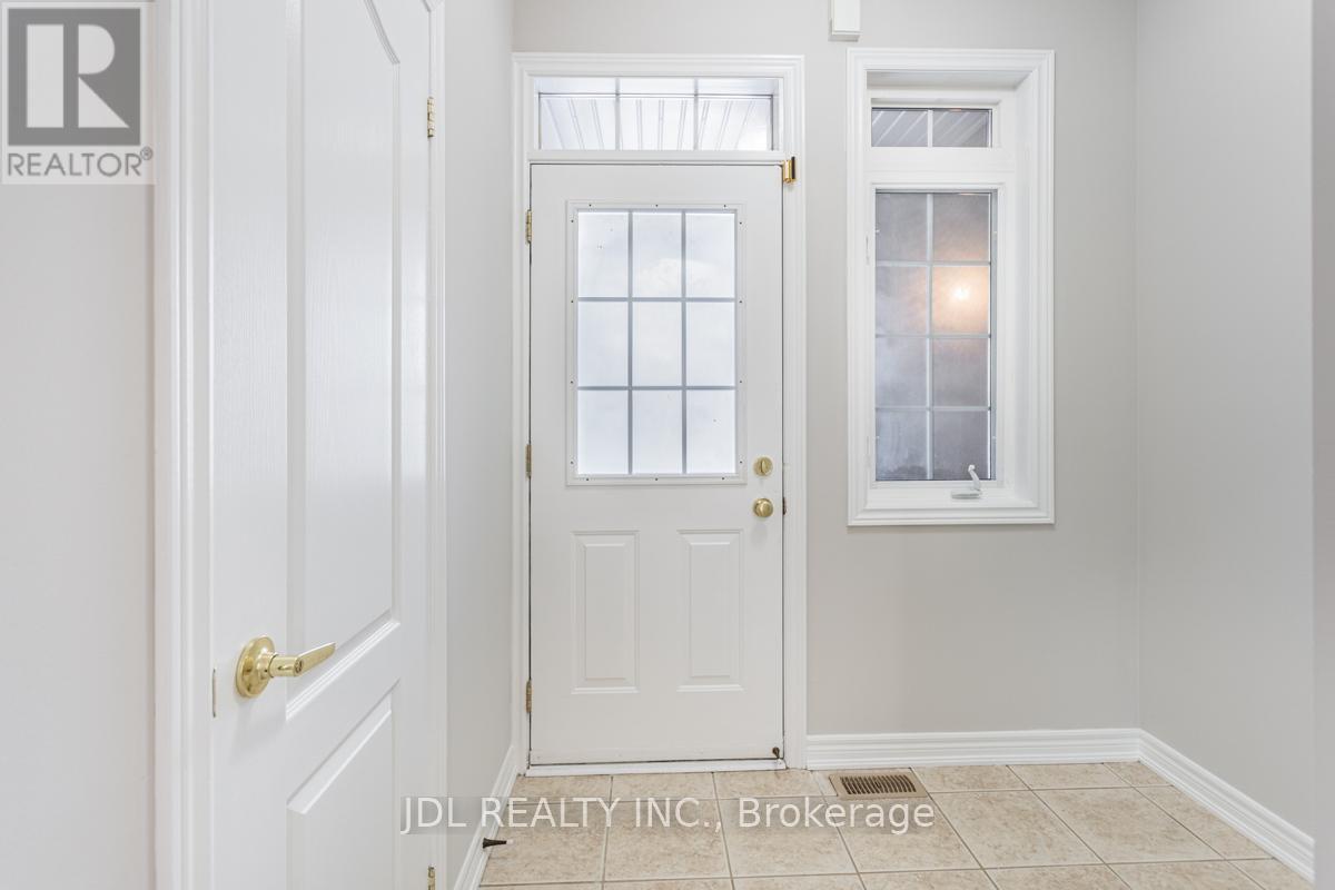 81 Gauguin Avenue, Vaughan, Ontario  L4J 9J4 - Photo 4 - N12578138