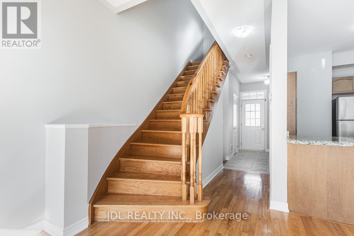 81 Gauguin Avenue, Vaughan, Ontario  L4J 9J4 - Photo 5 - N12578138