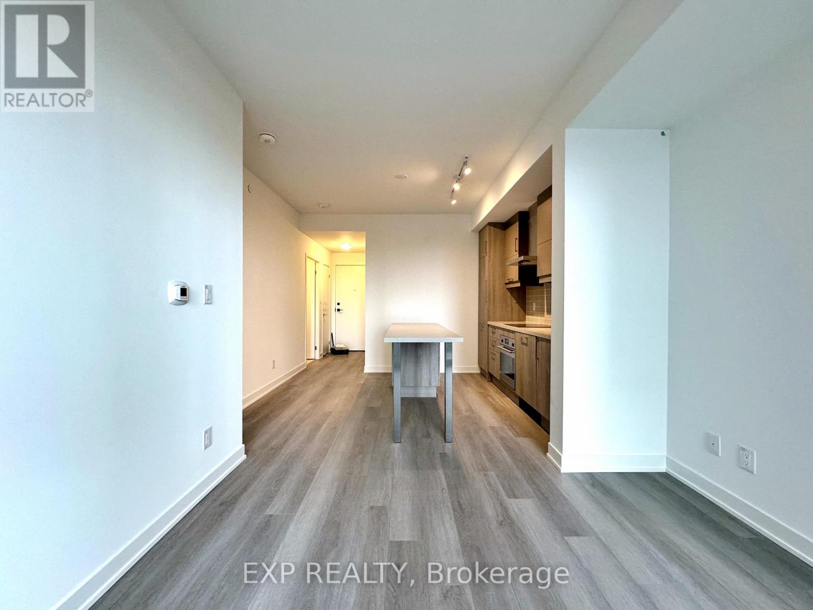 1104 - 8119 Birchmount Road, Markham, Ontario  L6G 0H5 - Photo 4 - N12578158