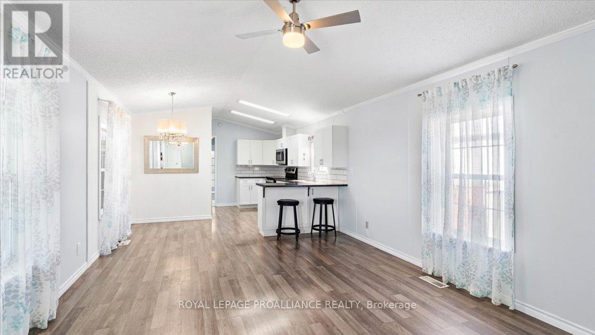 18 - 311 Dundas Street E, Quinte West, Ontario  K8V 1M1 - Photo 2 - X12578182