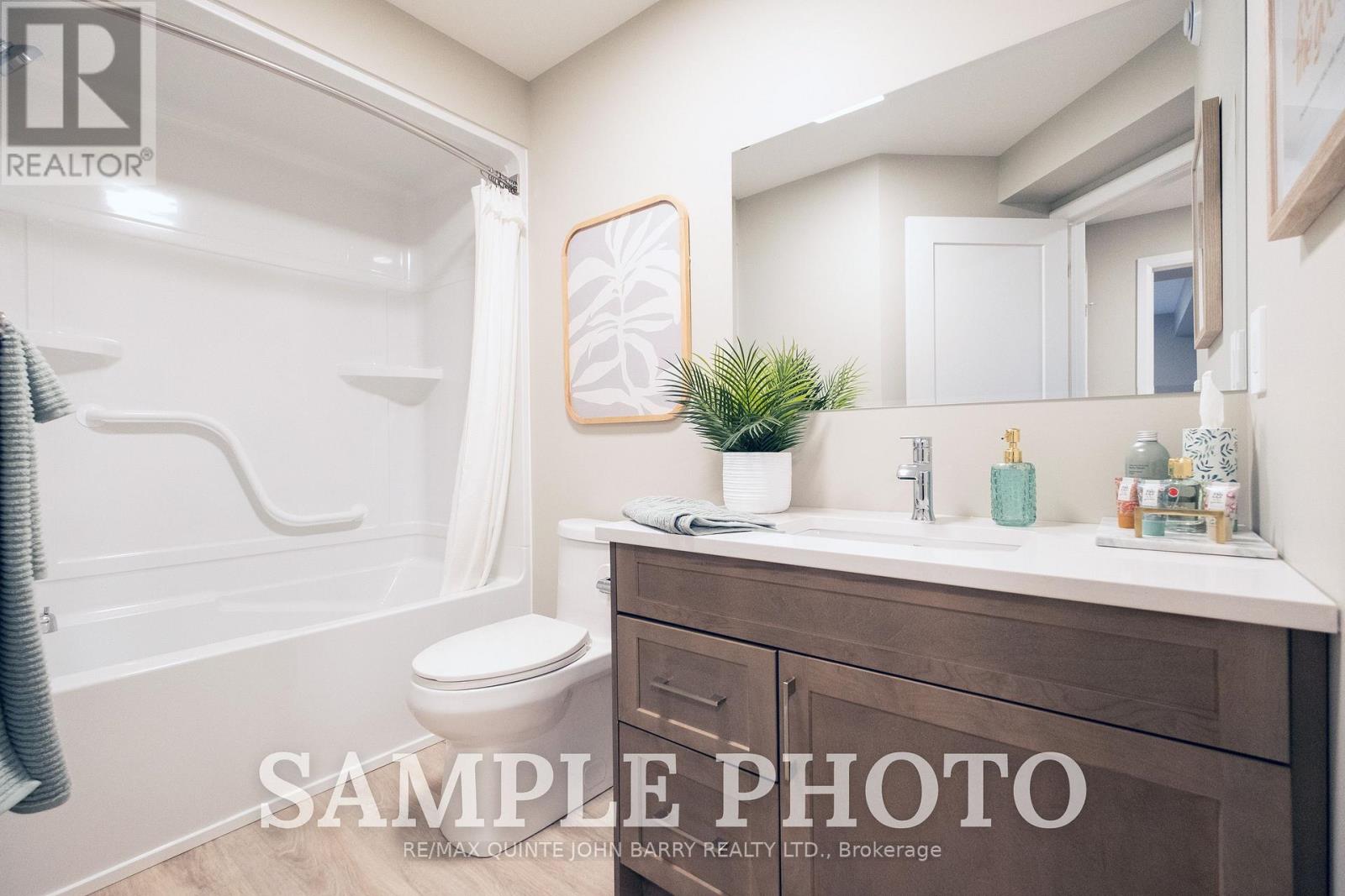 208-10 Hillside Meadow Drive, Quinte West, Ontario  K8V 0J7 - Photo 11 - X12578236