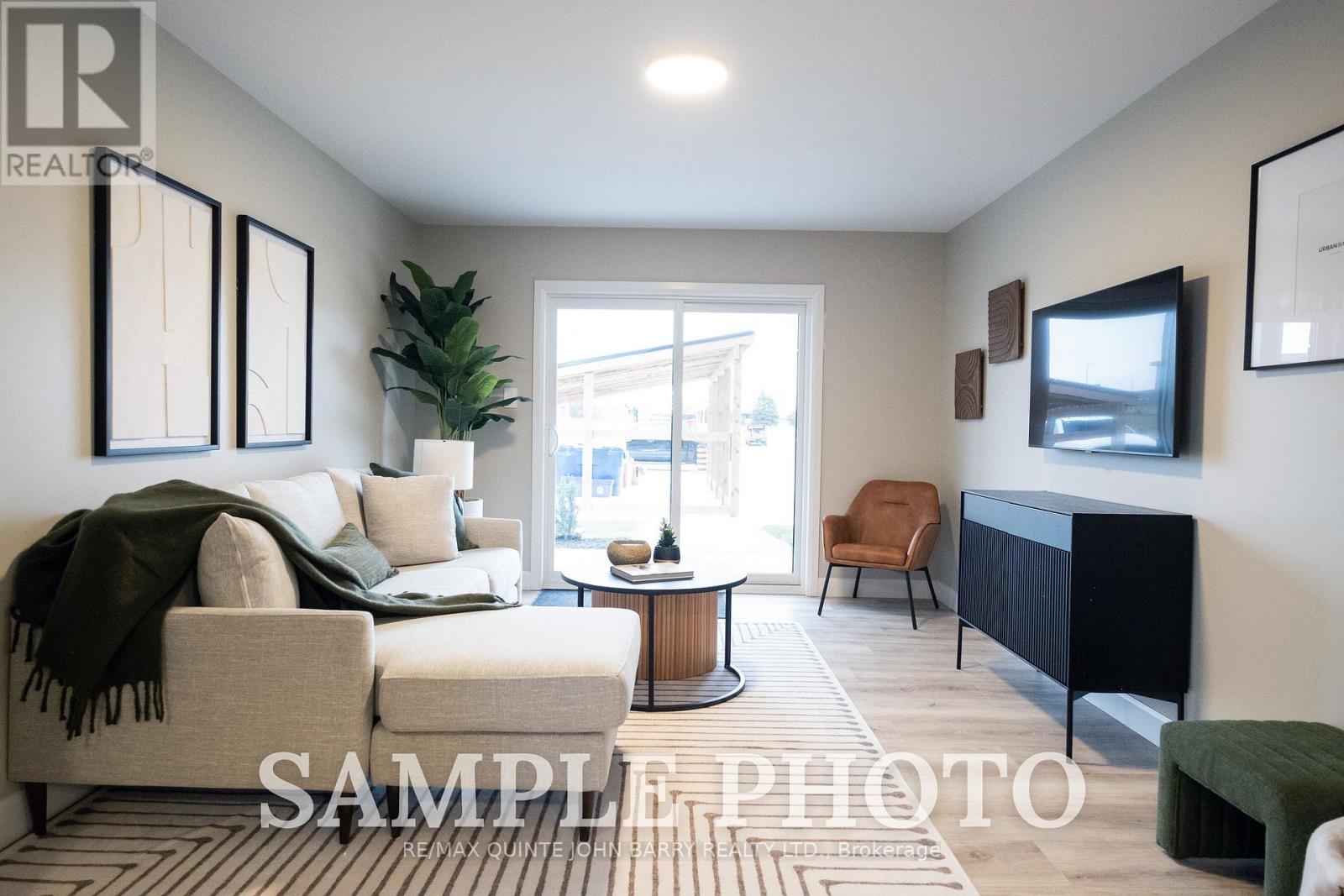 208-10 Hillside Meadow Drive, Quinte West, Ontario  K8V 0J7 - Photo 8 - X12578236