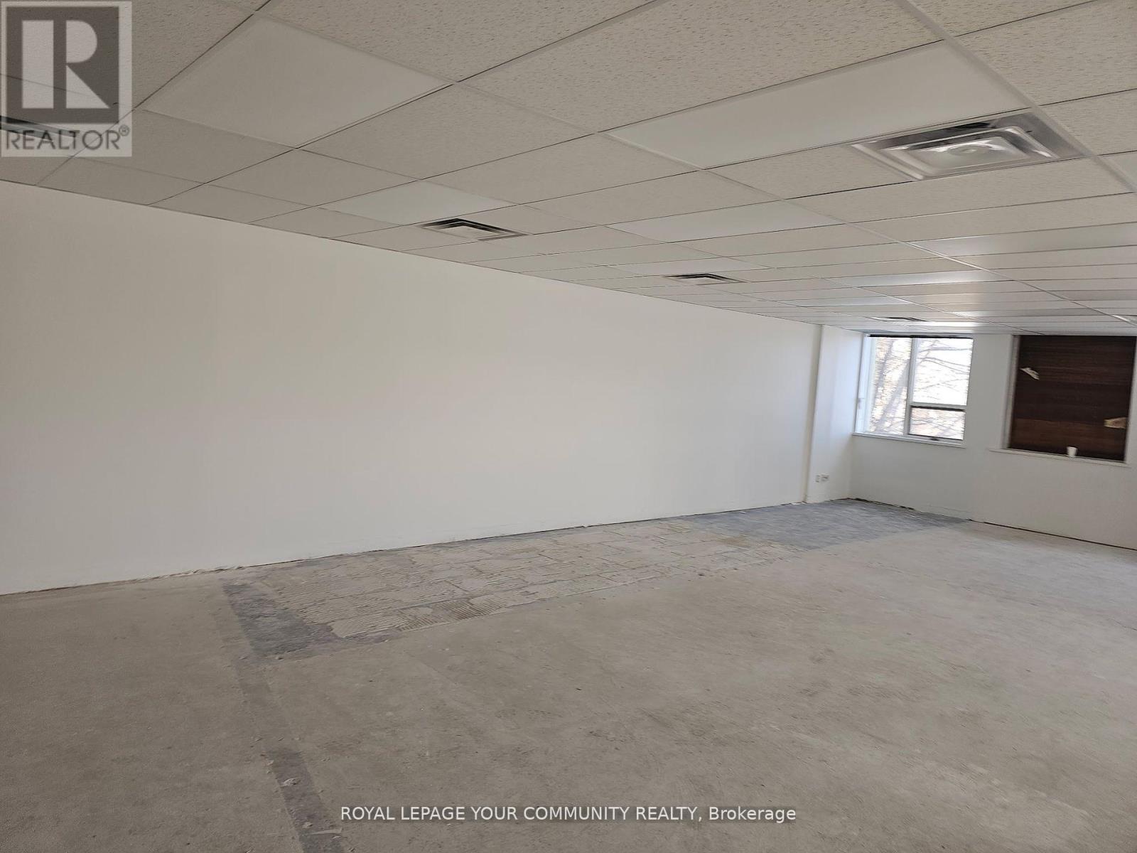 101 - 171 Main Street S, Newmarket, Ontario  L3Y 3Y9 - Photo 4 - N12316271