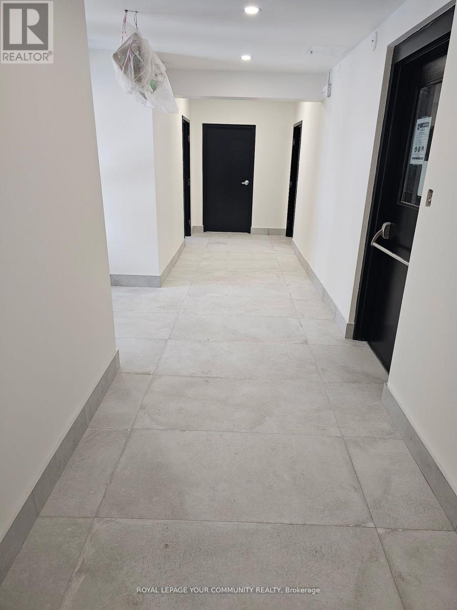 101 - 171 Main Street S, Newmarket, Ontario  L3Y 3Y9 - Photo 6 - N12316271