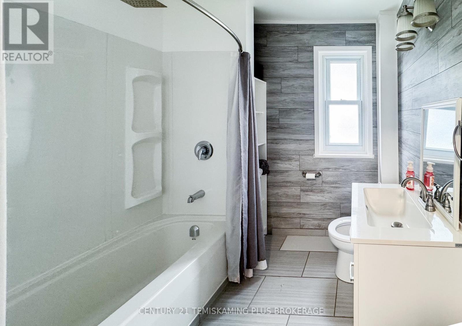 371 Russell Street, Temiskaming Shores, Ontario P0J 1K0 - Photo 18 - T12578394