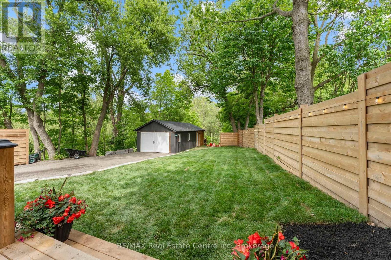 1283 Swan Street, North Dumfries, Ontario  N0B 1E0 - Photo 45 - X12390506