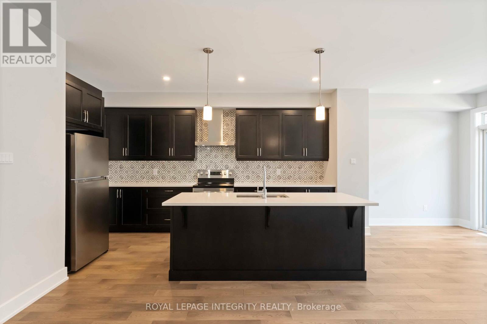 1166 Cope Drive, Ottawa, Ontario  K2S 3C4 - Photo 10 - X12578222