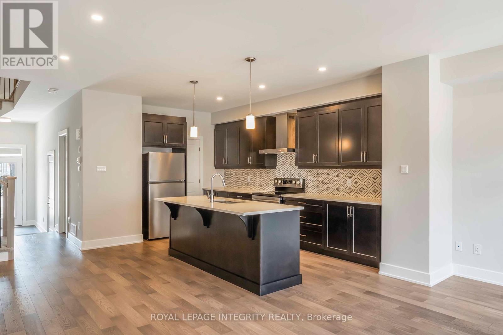 1166 Cope Drive, Ottawa, Ontario  K2S 3C4 - Photo 12 - X12578222