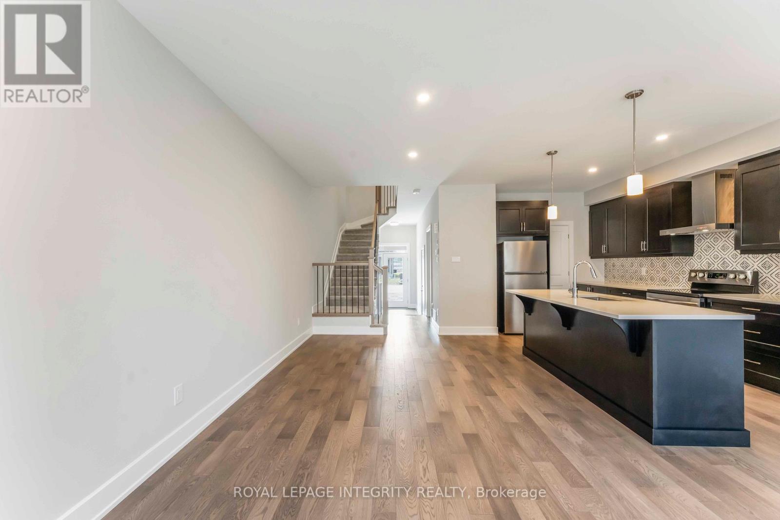 1166 Cope Drive, Ottawa, Ontario  K2S 3C4 - Photo 13 - X12578222