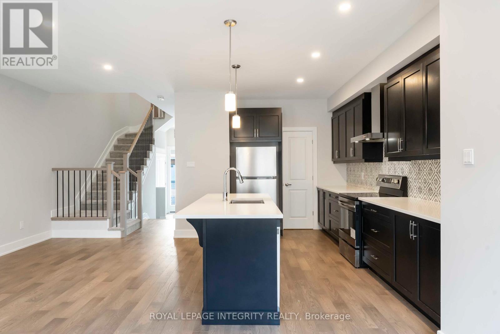 1166 Cope Drive, Ottawa, Ontario  K2S 3C4 - Photo 15 - X12578222