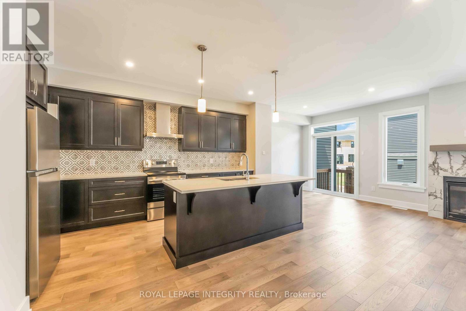 1166 Cope Drive, Ottawa, Ontario  K2S 3C4 - Photo 6 - X12578222