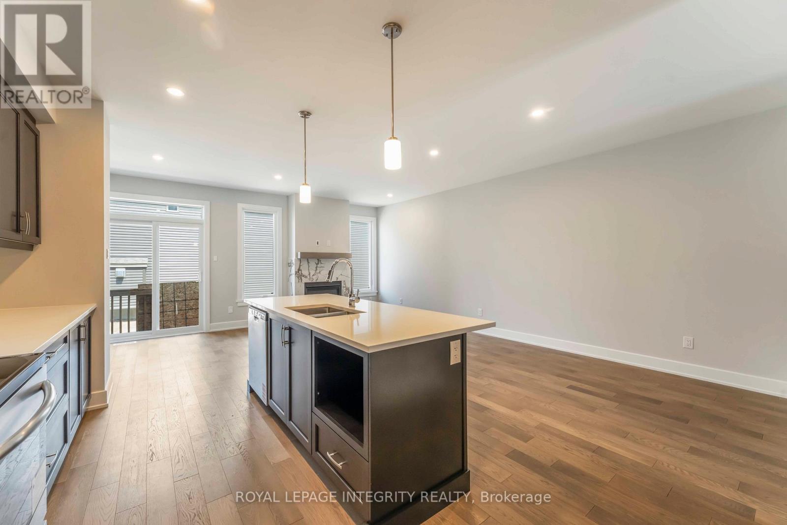 1166 Cope Drive, Ottawa, Ontario  K2S 3C4 - Photo 8 - X12578222