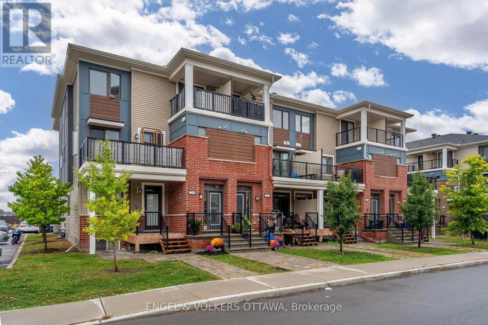 2248 Watercolours Way, Ottawa, Ontario  K2J 6R2 - Photo 2 - X12578266