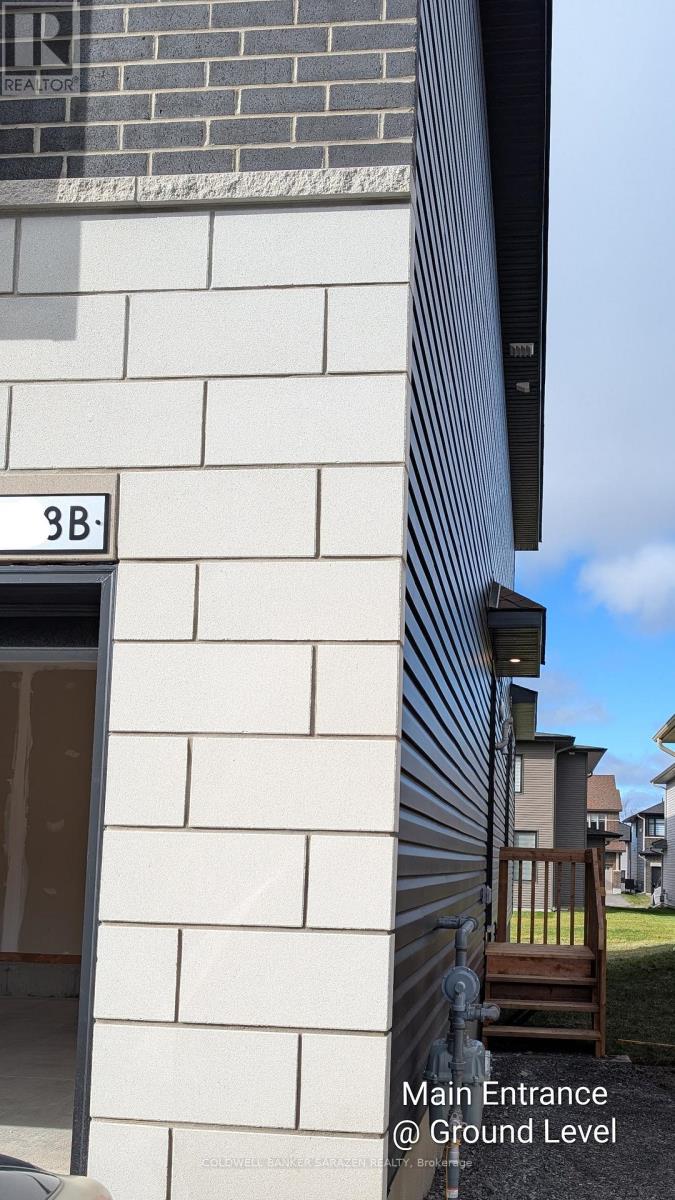 238-B Ginebik Way, Ottawa, Ontario  K1X 0H5 - Photo 2 - X12578398