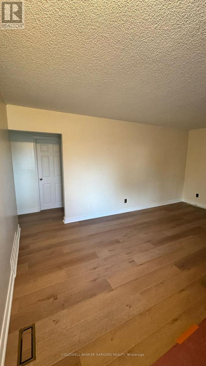 2536 Roman Avenue, Ottawa, Ontario  K2B 7X9 - Photo 5 - X12578412