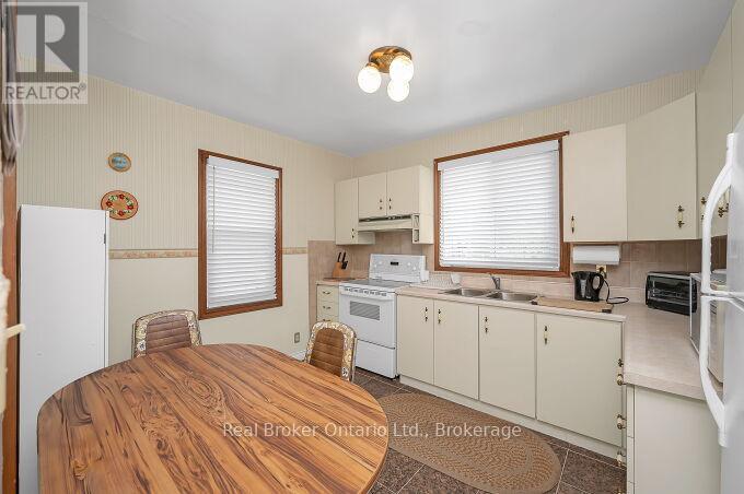 264 Grays Road, Hamilton, Ontario  L8E 1V1 - Photo 12 - X12578212