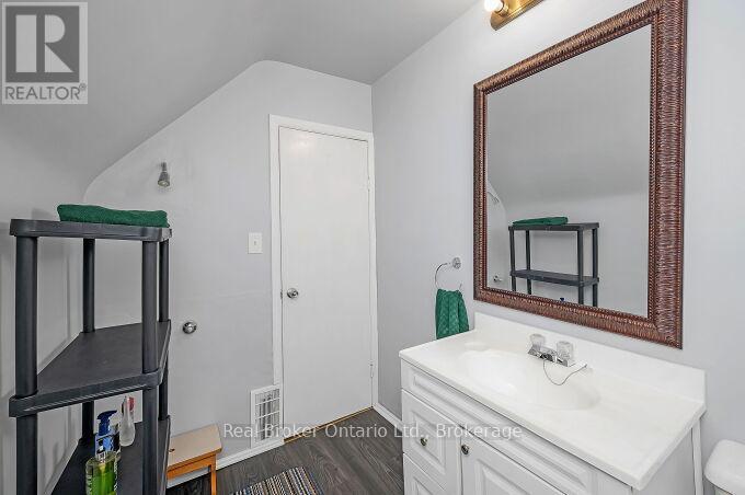 264 Grays Road, Hamilton, Ontario  L8E 1V1 - Photo 22 - X12578212