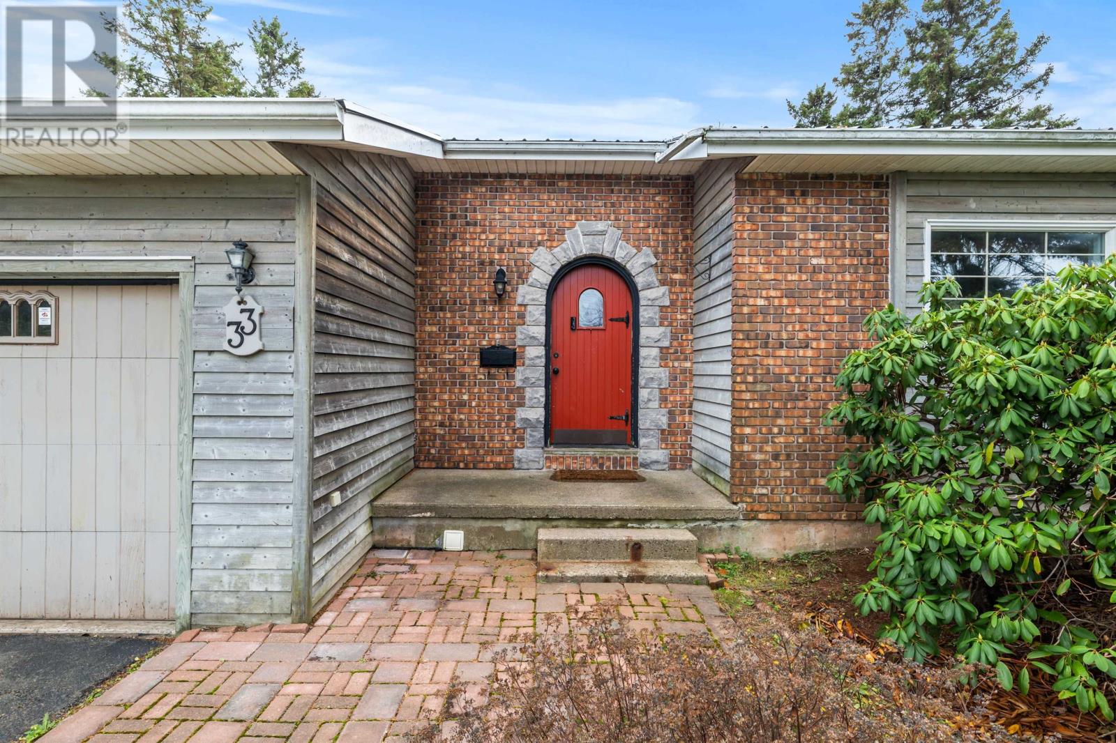 33 Irwin Drive, Charlottetown, Prince Edward Island  C1E 1R9 - Photo 2 - 202528574