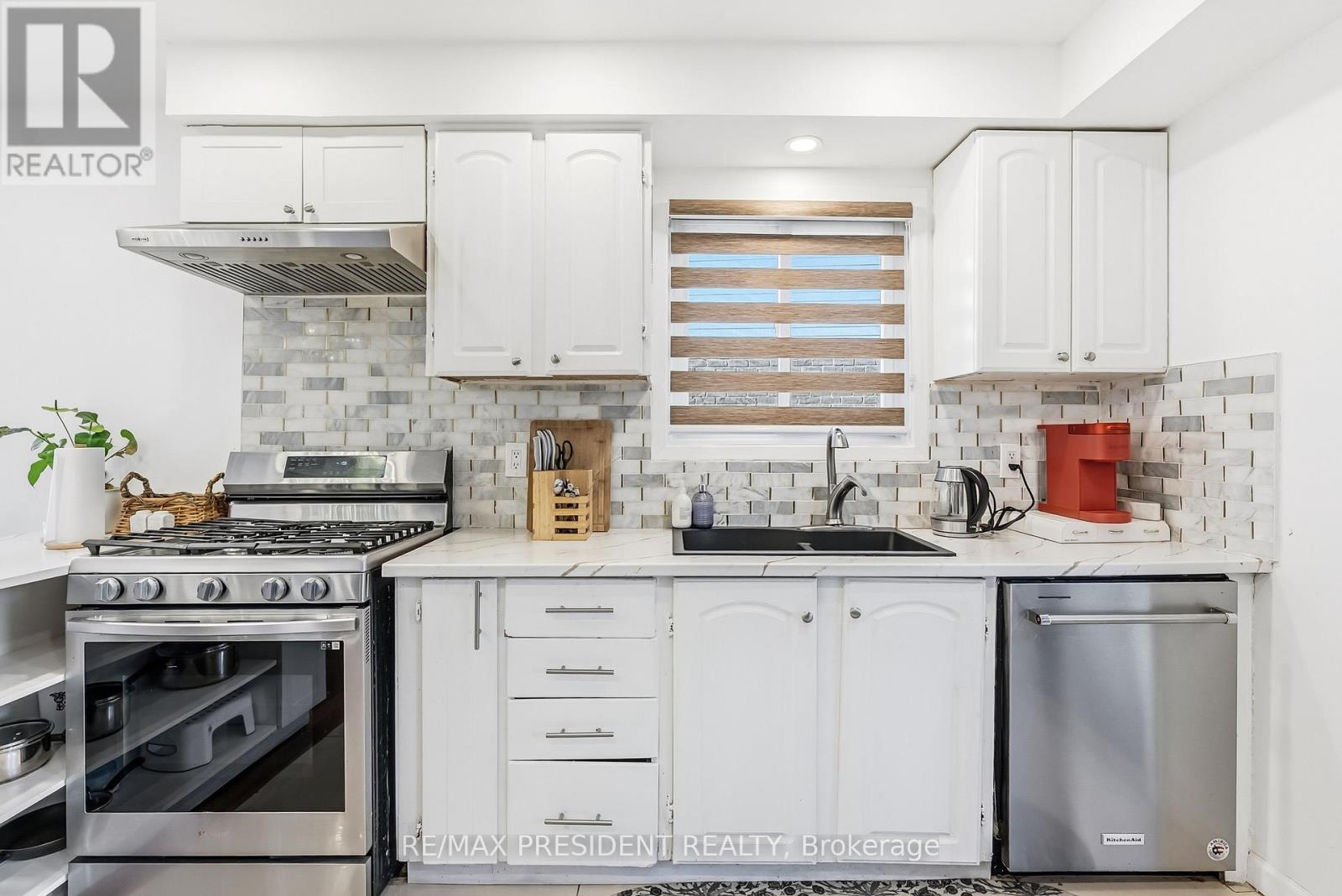 6593 Edenwood Drive, Mississauga, Ontario  L5N 3E9 - Photo 15 - W12578094