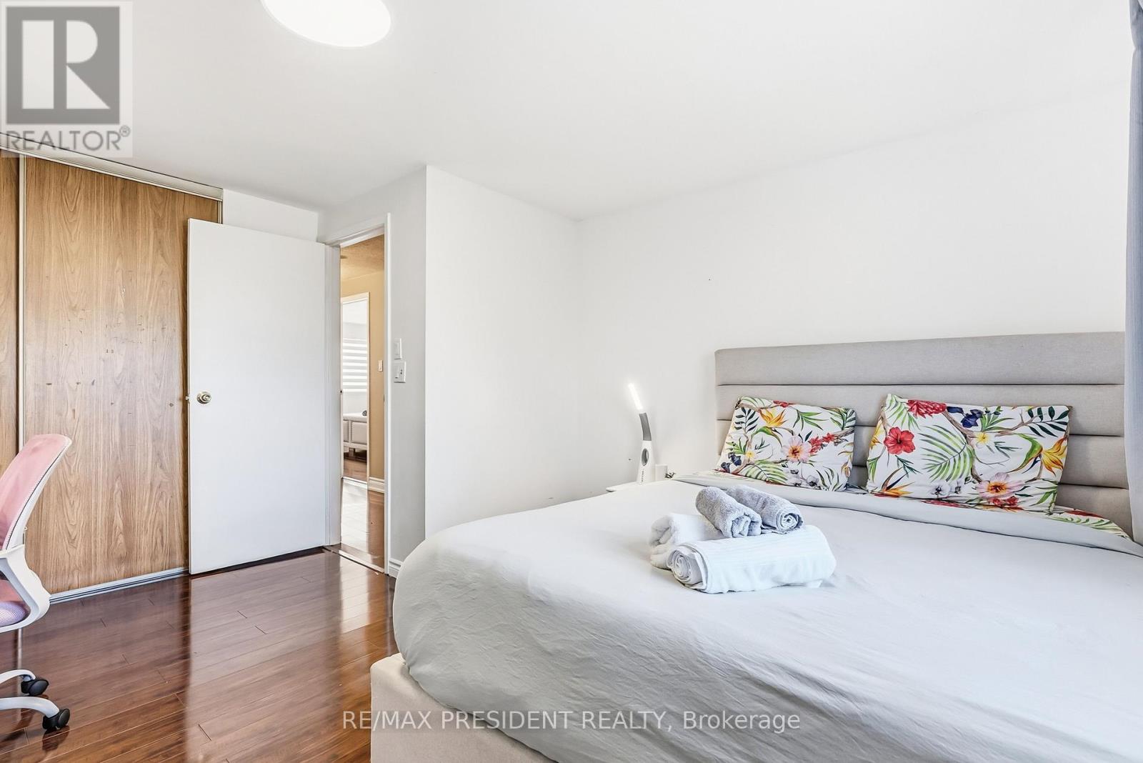 6593 Edenwood Drive, Mississauga, Ontario  L5N 3E9 - Photo 30 - W12578094