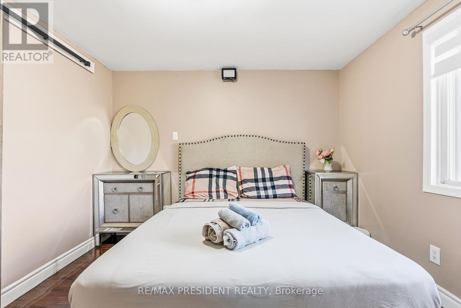 6593 Edenwood Drive, Mississauga, Ontario  L5N 3E9 - Photo 33 - W12578094