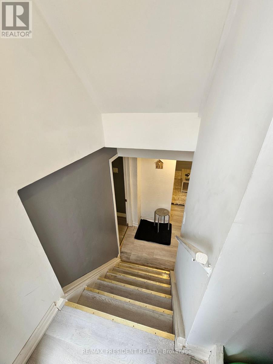 6593 Edenwood Drive, Mississauga, Ontario  L5N 3E9 - Photo 34 - W12578094