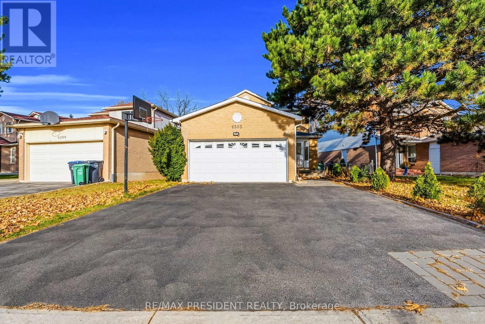 6593 Edenwood Drive, Mississauga, Ontario  L5N 3E9 - Photo 4 - W12578094