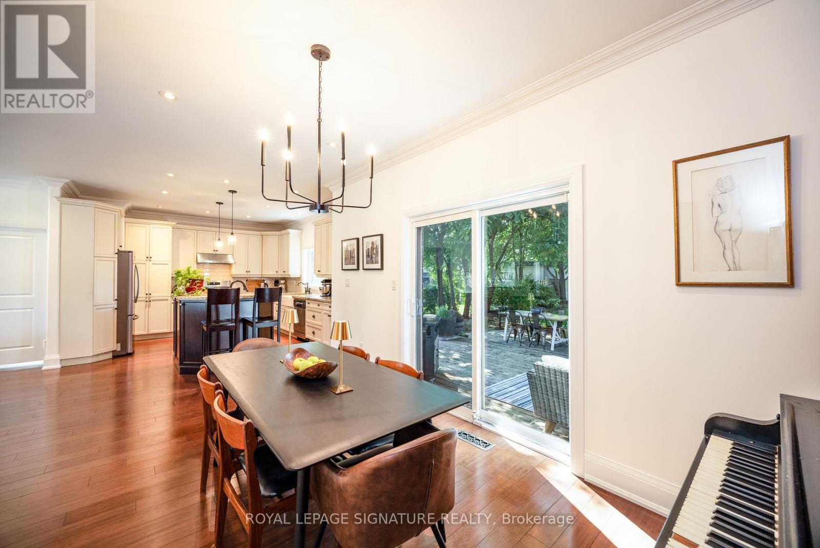 116 Milton Street, Toronto, Ontario  M8Y 2Y3 - Photo 11 - W12578128