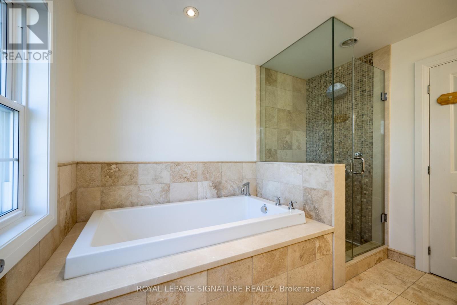 116 Milton Street, Toronto, Ontario  M8Y 2Y3 - Photo 25 - W12578128