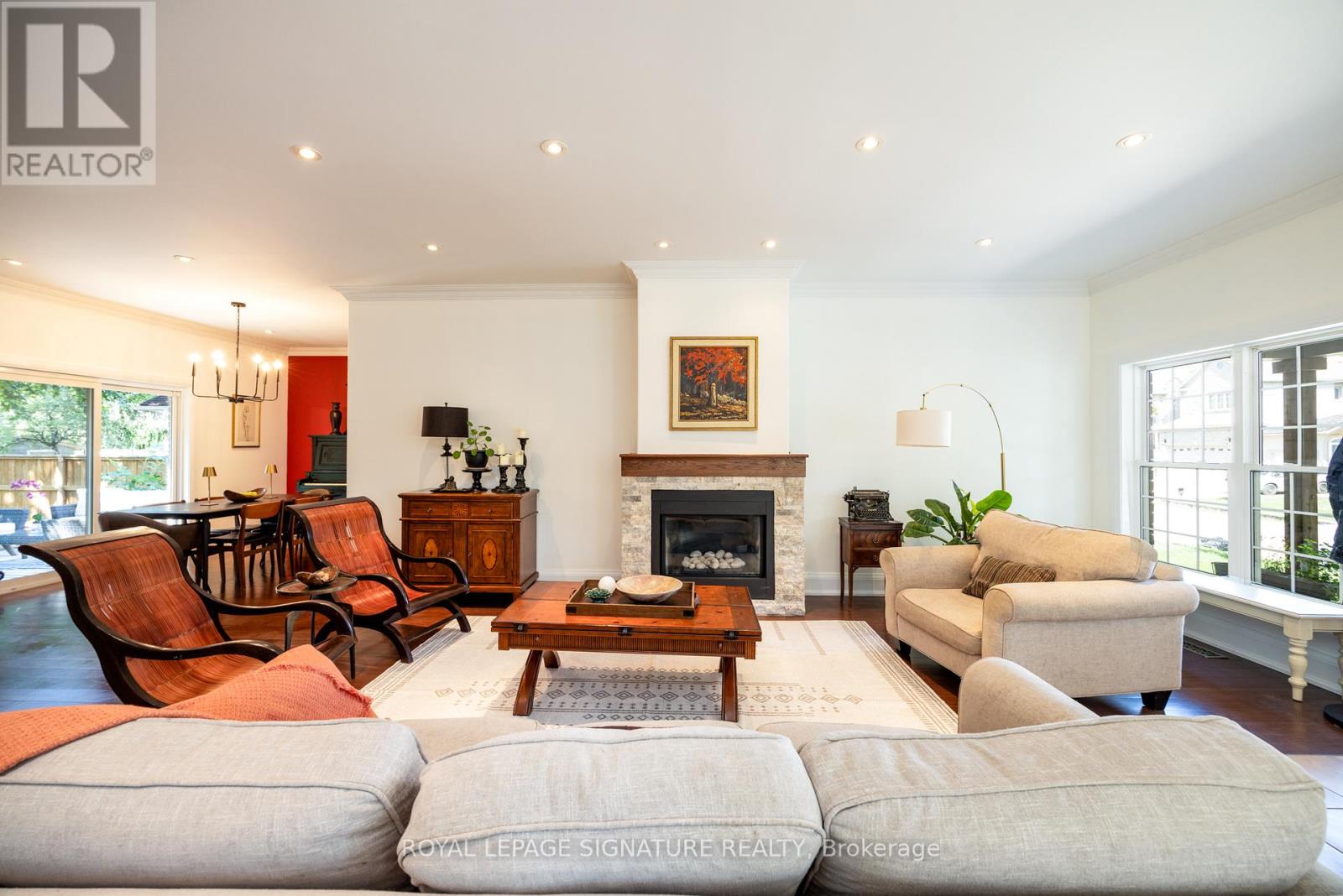 116 Milton Street, Toronto, Ontario  M8Y 2Y3 - Photo 4 - W12578128