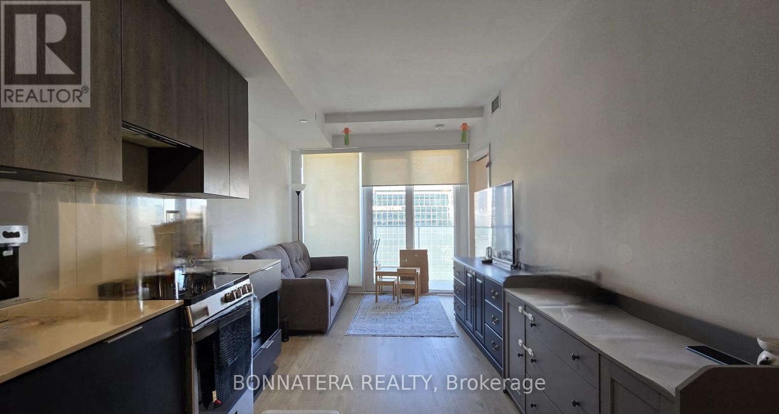 913 - 3900 Confederation Parkway, Mississauga, Ontario  L5B 0M3 - Photo 2 - W12578164