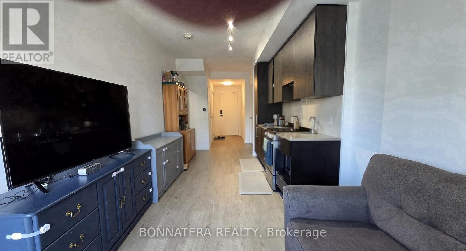 913 - 3900 Confederation Parkway, Mississauga, Ontario  L5B 0M3 - Photo 3 - W12578164