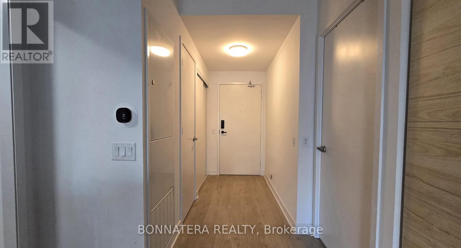 913 - 3900 Confederation Parkway, Mississauga, Ontario  L5B 0M3 - Photo 5 - W12578164