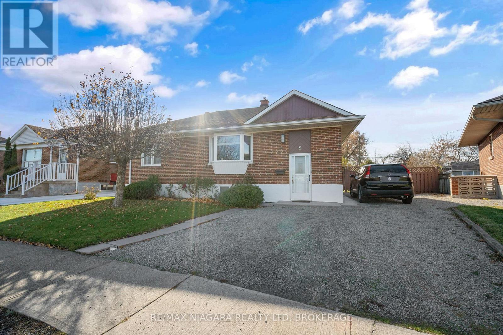 9 MCPHAIL CRESCENT, st. catharines (e. chester), Ontario