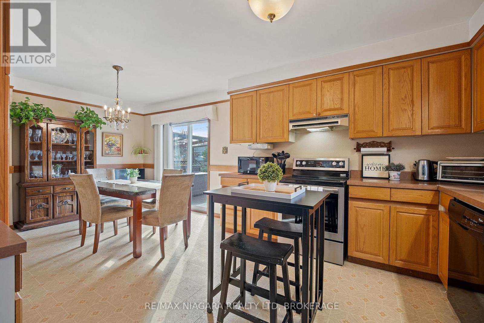 9 Mcphail Crescent, St. Catharines (E. Chester), Ontario  L2P 3G3 - Photo 11 - X12578304