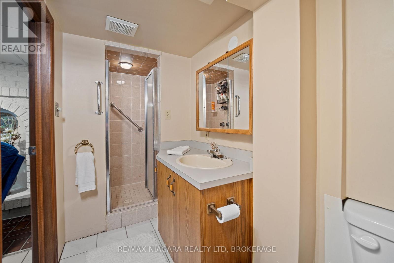 9 Mcphail Crescent, St. Catharines (E. Chester), Ontario  L2P 3G3 - Photo 27 - X12578304