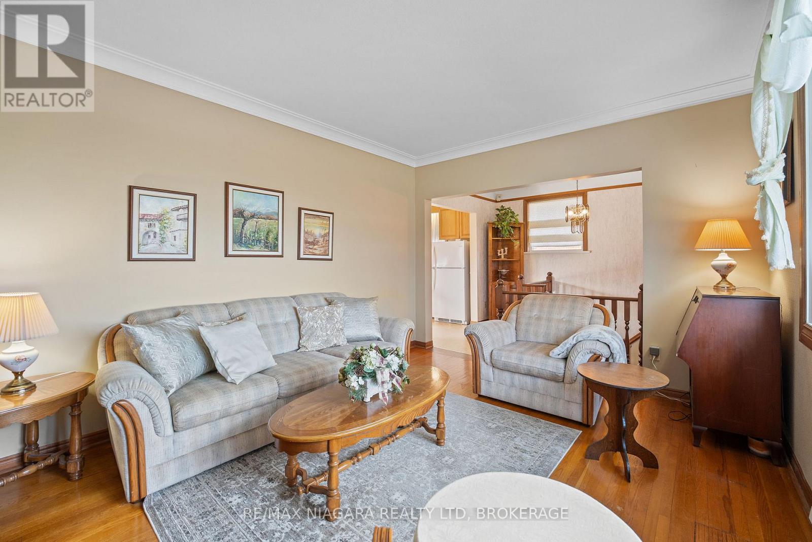 9 Mcphail Crescent, St. Catharines (E. Chester), Ontario  L2P 3G3 - Photo 9 - X12578304