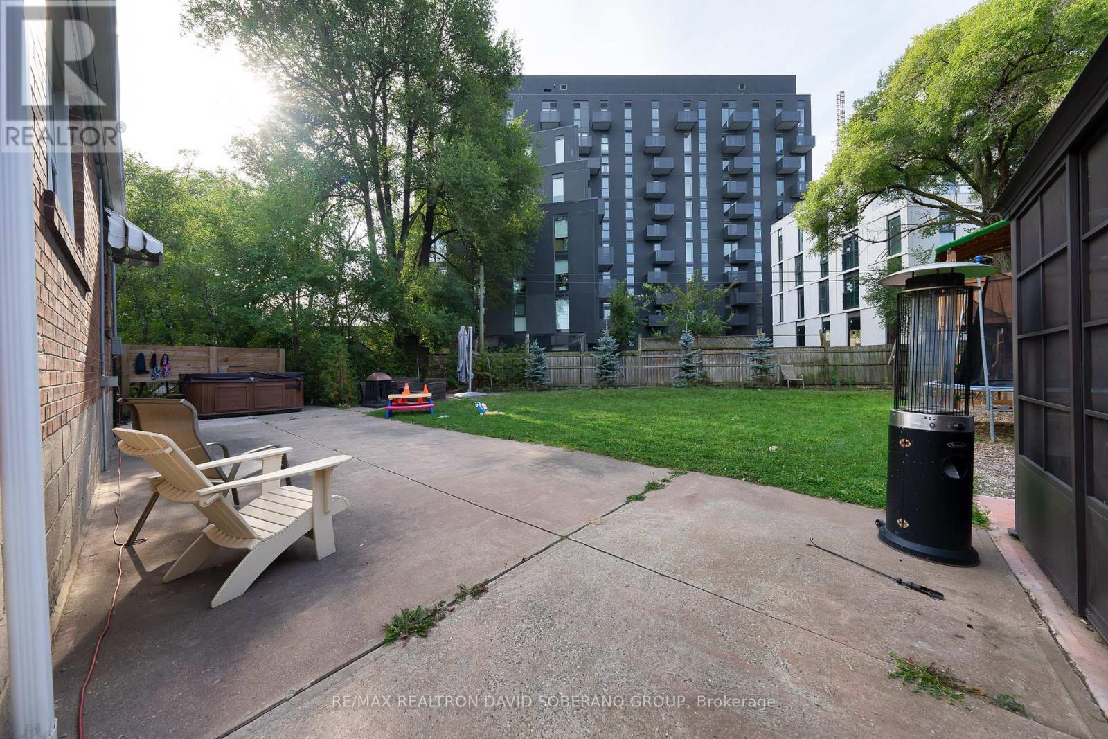 17 Wigan Crescent, Toronto, Ontario  M3H 3A3 - Photo 27 - C12577042