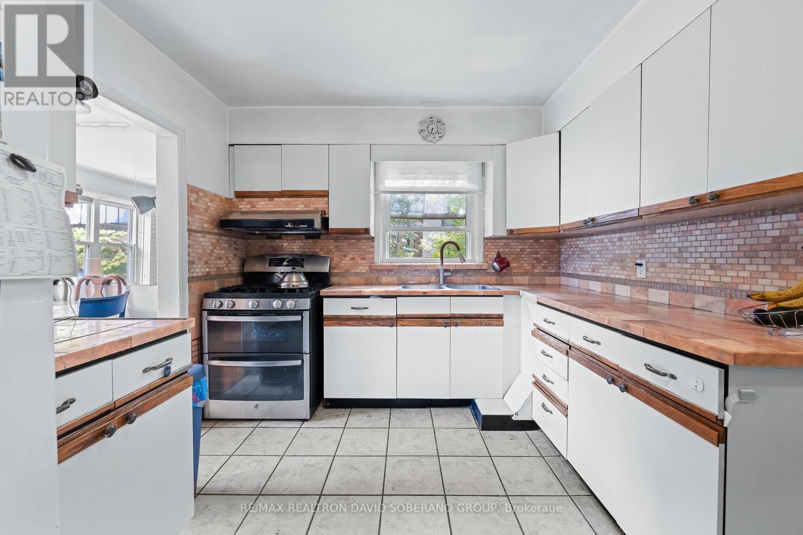 17 Wigan Crescent, Toronto, Ontario  M3H 3A3 - Photo 12 - C12577042