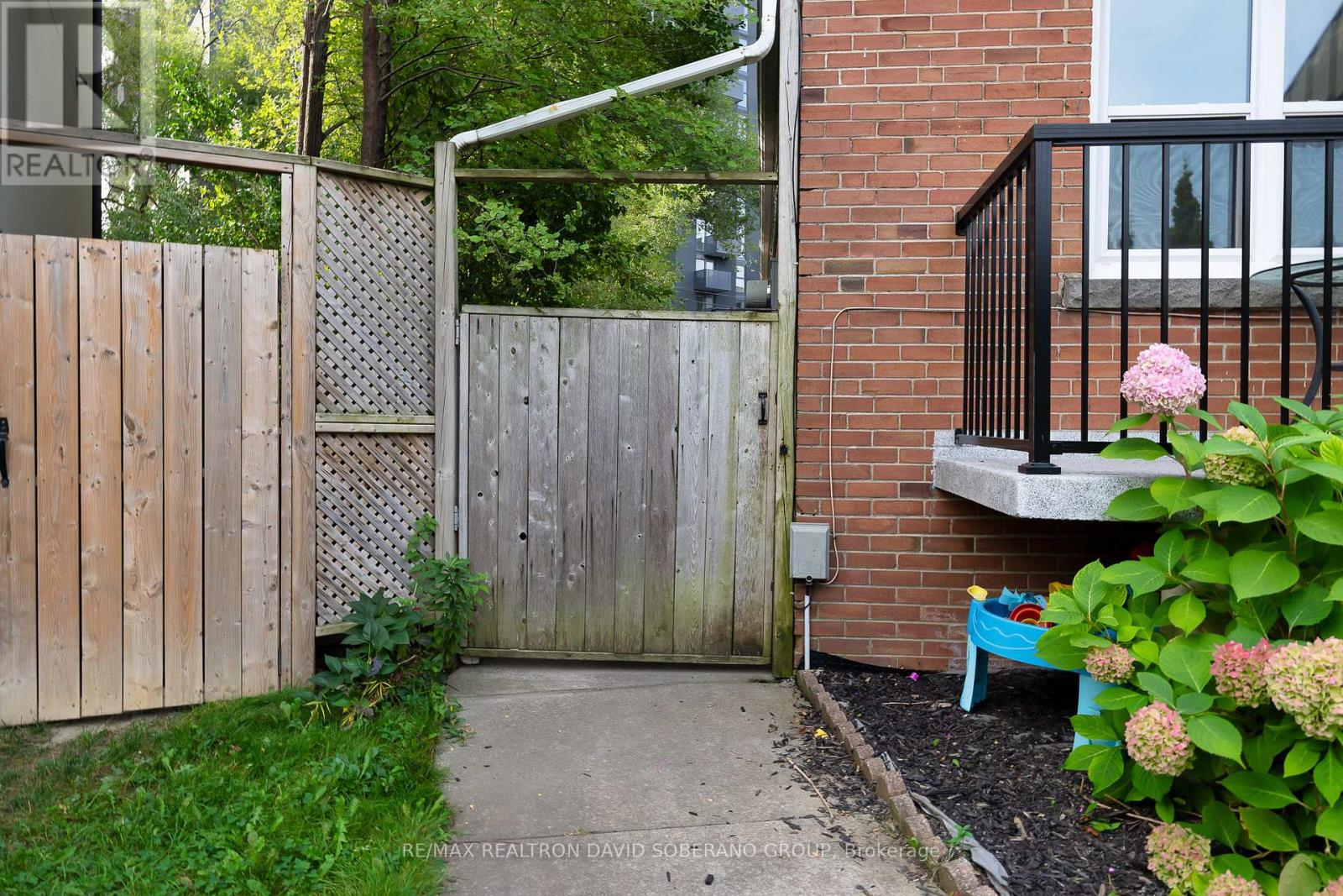 17 Wigan Crescent, Toronto, Ontario  M3H 3A3 - Photo 26 - C12577042