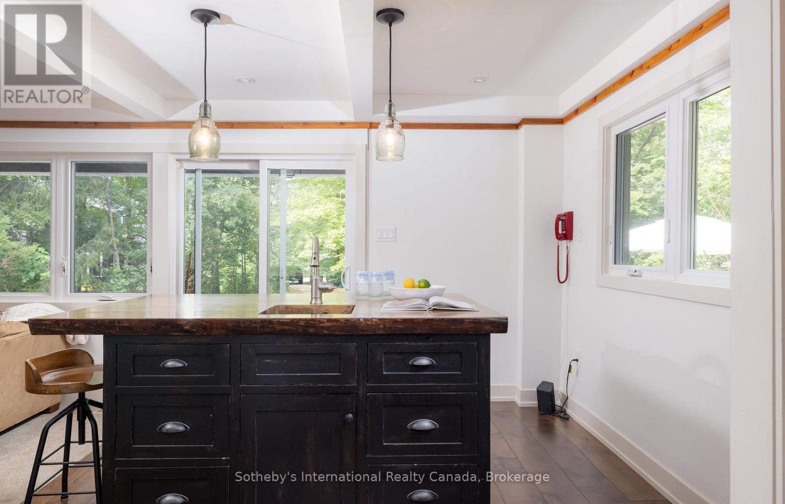 131 Kitzbuhl Crescent, Blue Mountains, Ontario  L9Y 0S5 - Photo 12 - X12578268