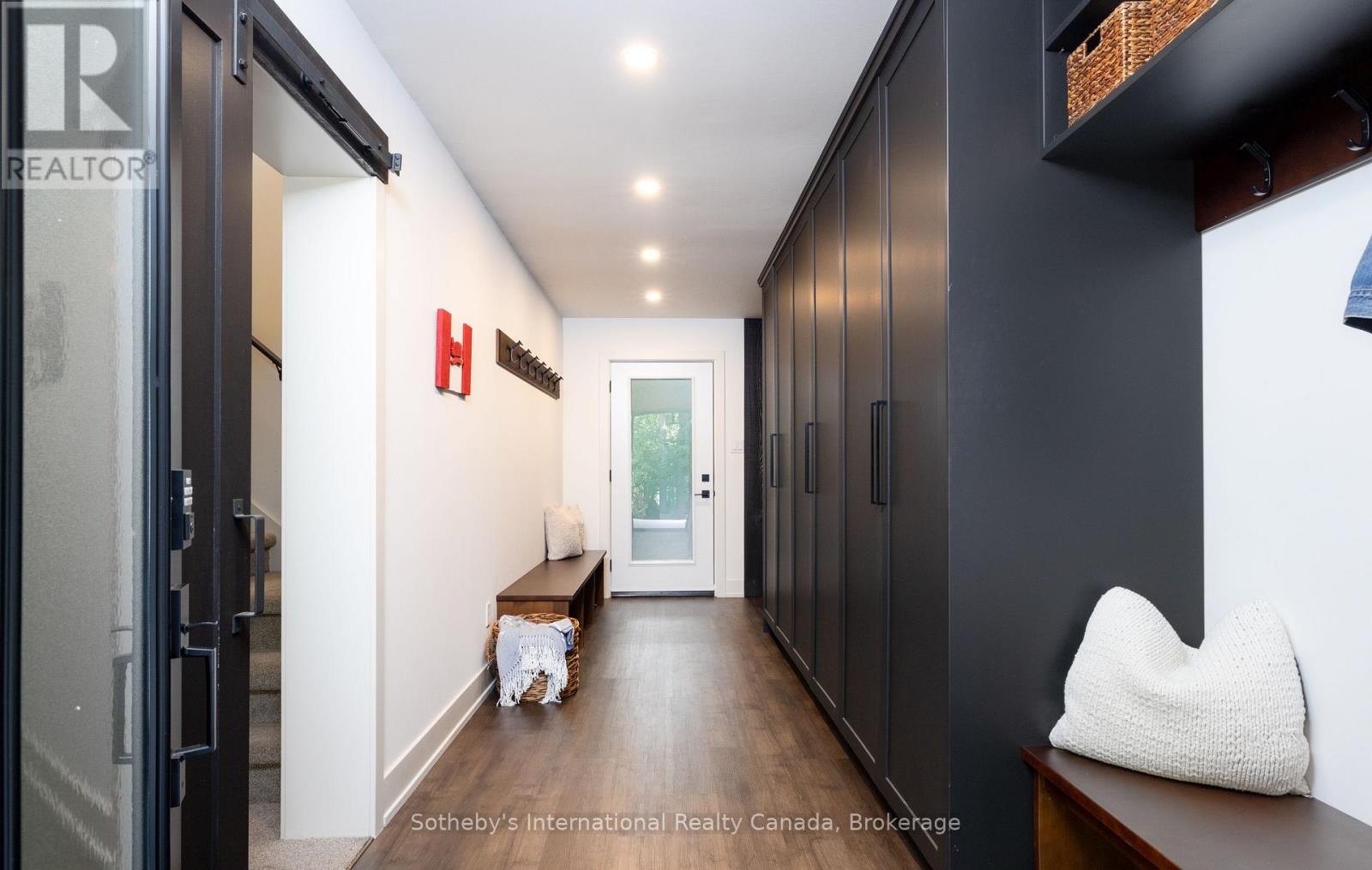 131 Kitzbuhl Crescent, Blue Mountains, Ontario  L9Y 0S5 - Photo 6 - X12578268