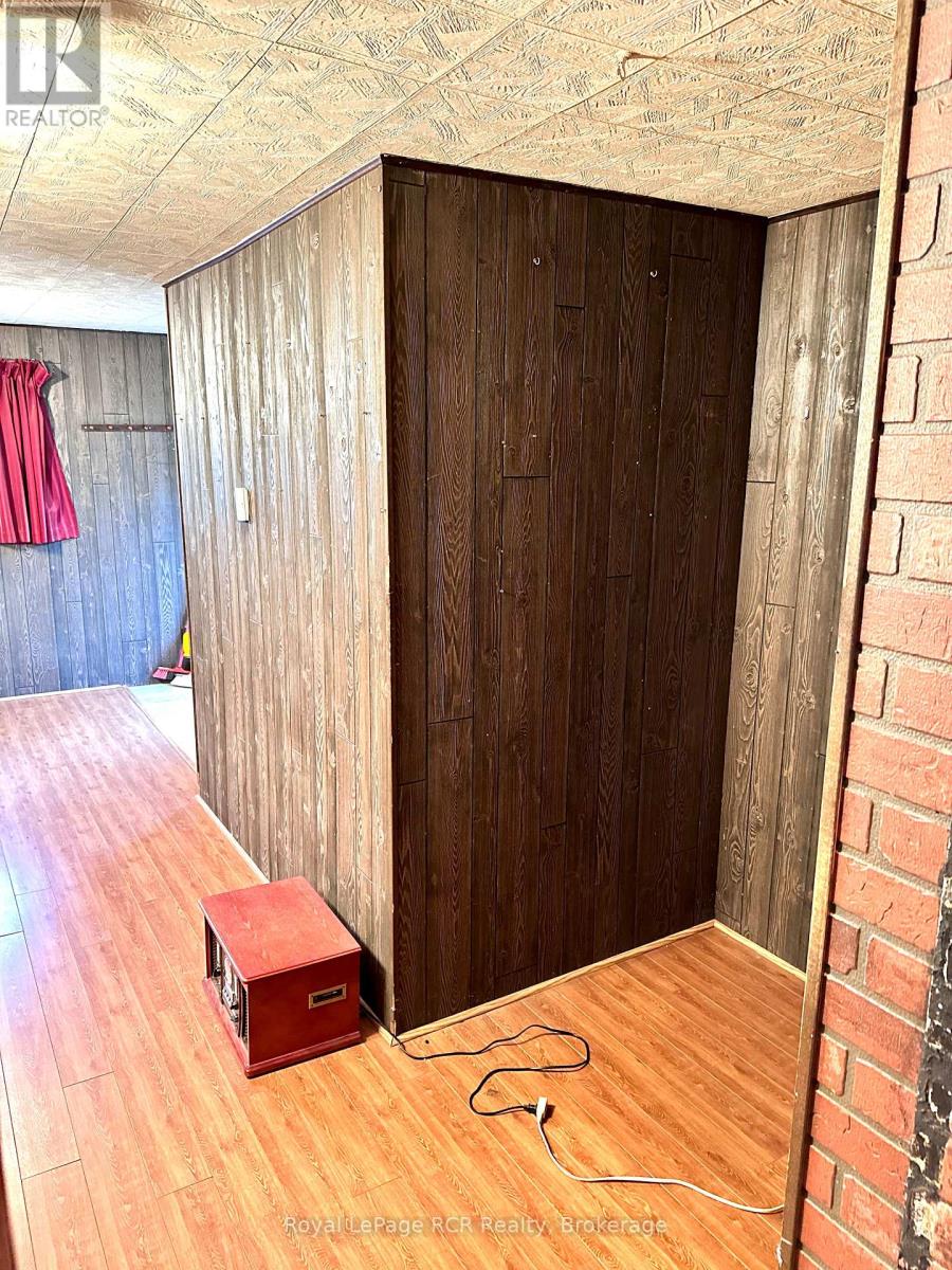 462 12th Street, Hanover, Ontario  N4N 1V9 - Photo 13 - X12578388