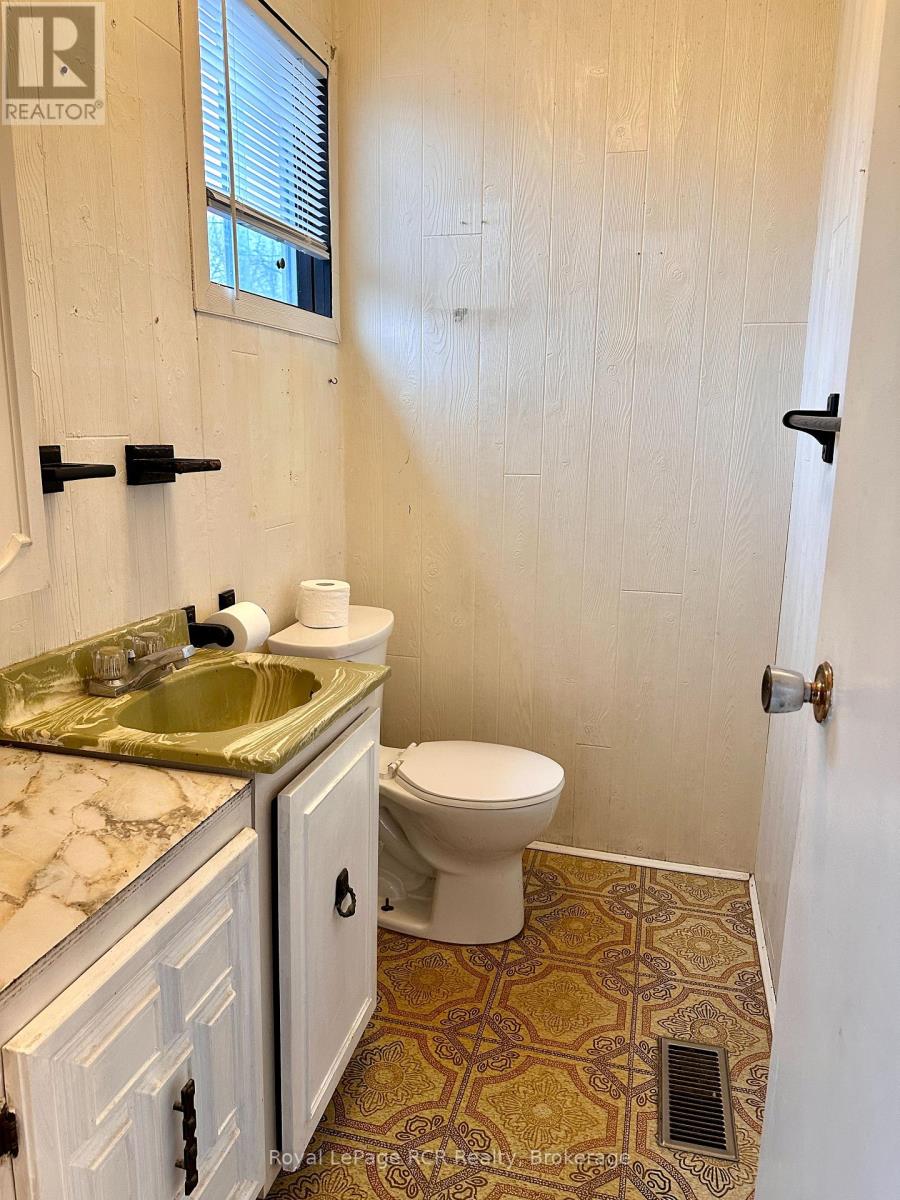 462 12th Street, Hanover, Ontario  N4N 1V9 - Photo 14 - X12578388