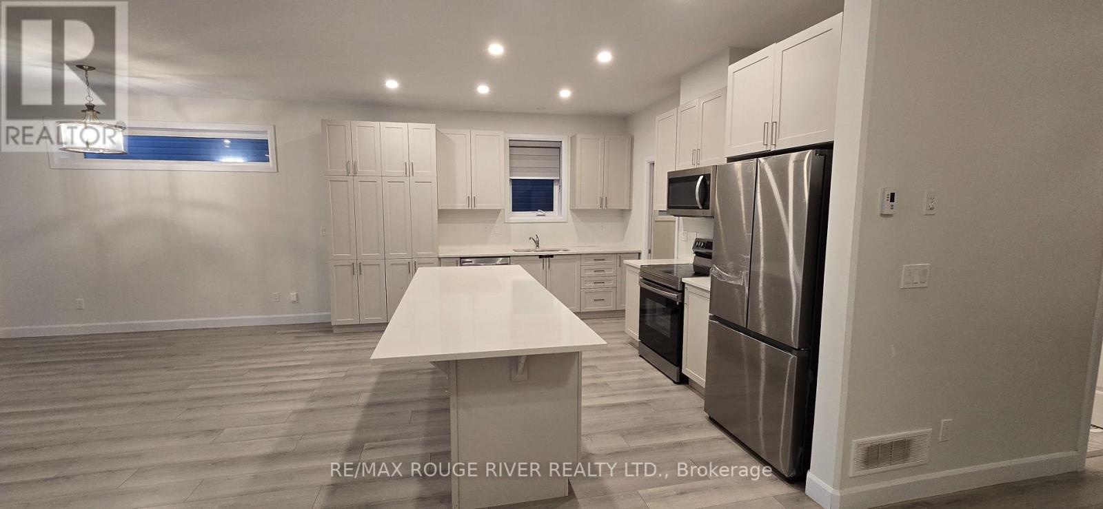 46 Erie Court, Loyalist, Ontario  K7N 0E3 - Photo 3 - X12578124