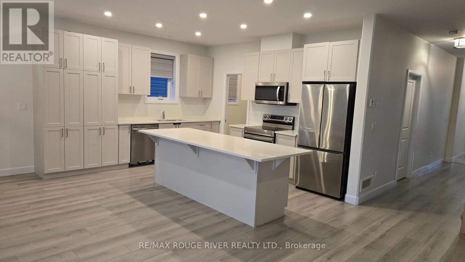 46 Erie Court, Loyalist, Ontario  K7N 0E3 - Photo 5 - X12578124