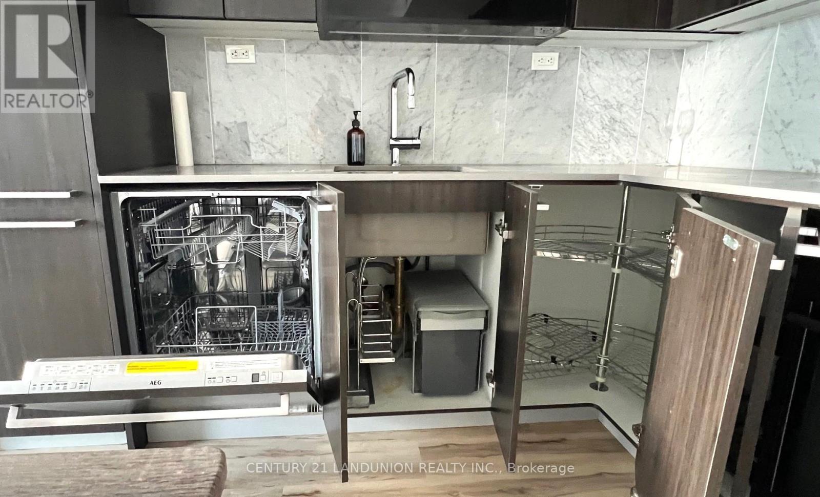 2602 - 70 Queens Wharf Road, Toronto, Ontario M5V 0J2 - Photo 9 - C12562084