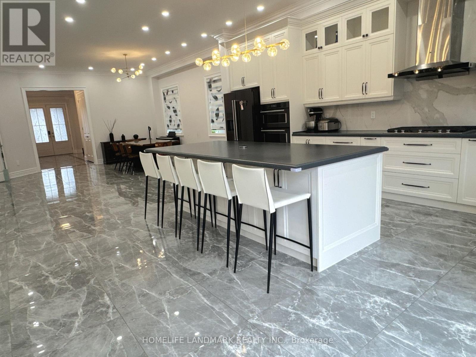 34 Manor Hampton Street, East Gwillimbury, Ontario  L9N 0P9 - Photo 6 - N12576034