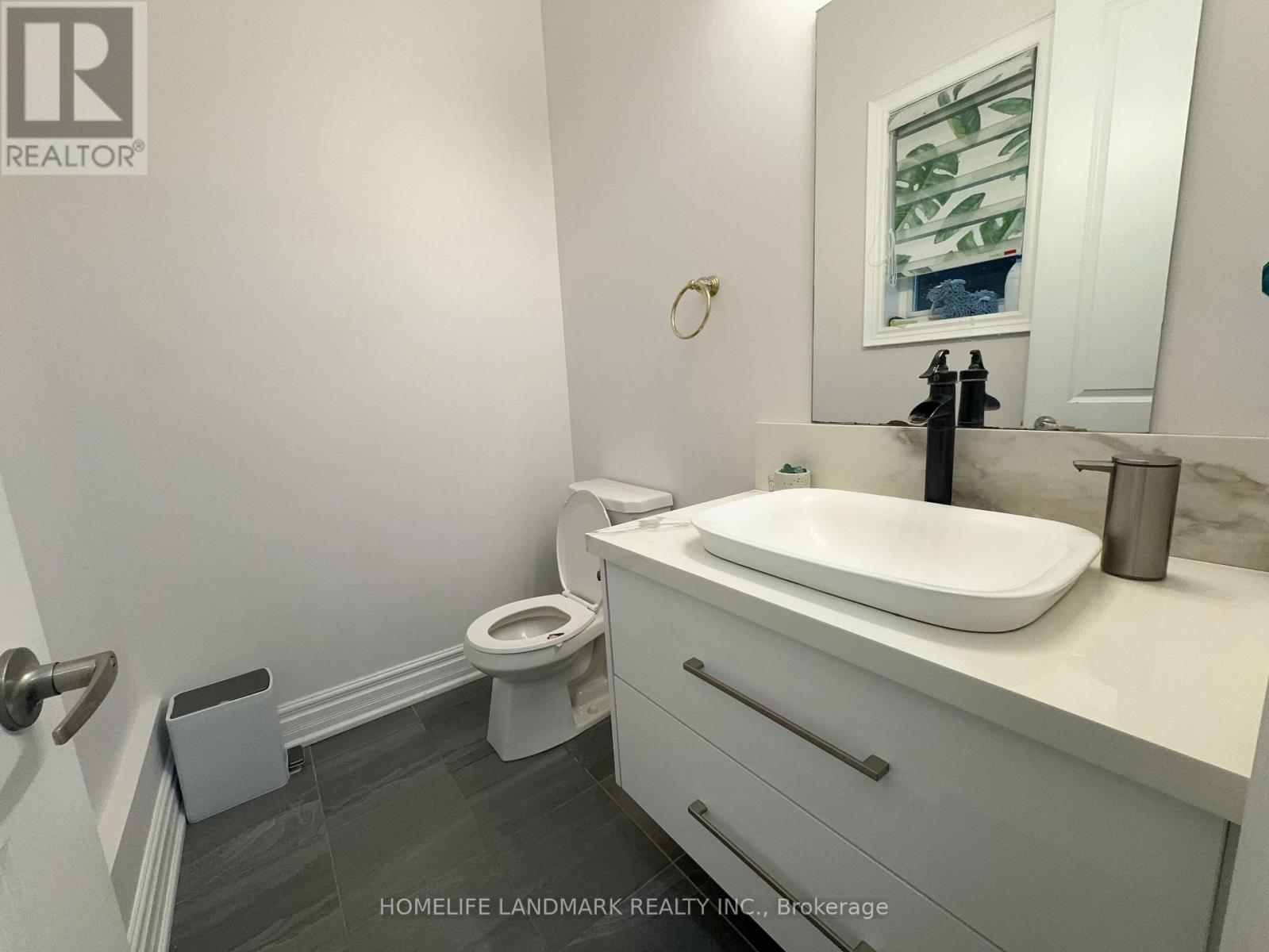 34 Manor Hampton Street, East Gwillimbury, Ontario  L9N 0P9 - Photo 10 - N12576034